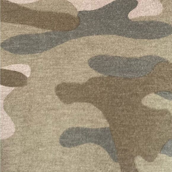 Gap Favorite T green camo tshirt - Picture 4 of 6